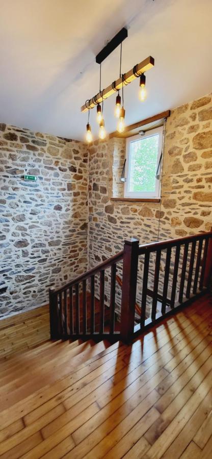 L'Etape Du Mont, Family Hostel Понторсон Экстерьер фото
