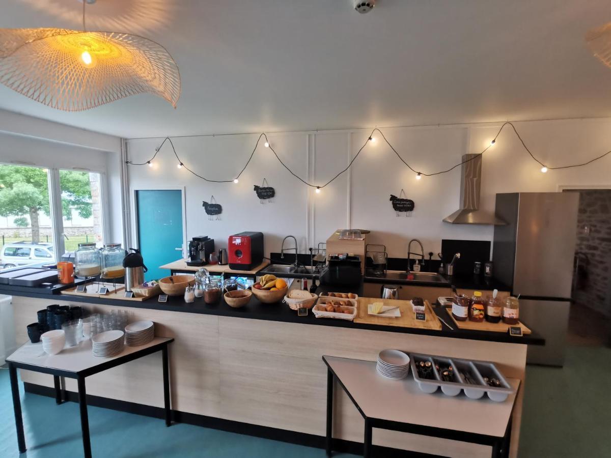 L'Etape Du Mont, Family Hostel Понторсон Экстерьер фото
